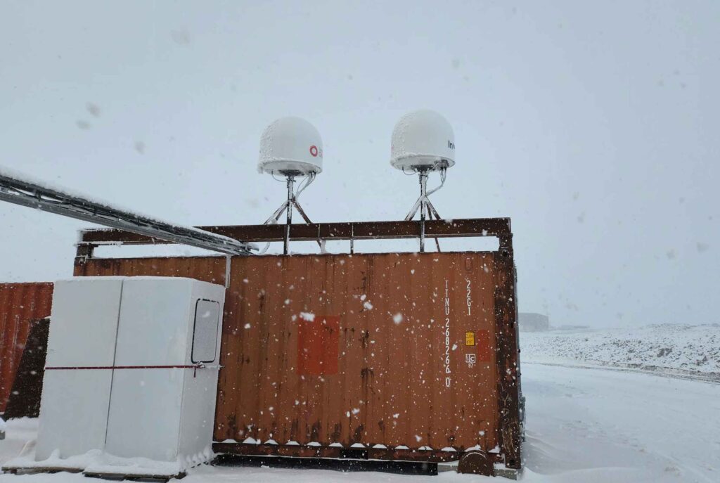 Eutelsat OneWeb Satellite Installation for Enterprise and Industrial Use in Canada
